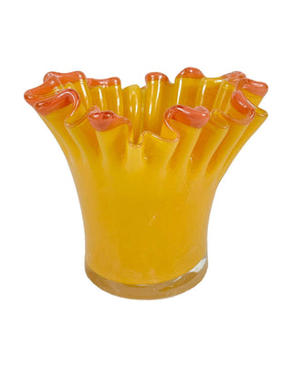 Kleine Glasvase in Gelb-Orange mit Rüschenrand, ca. 13 cm, von LATÉLIO