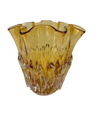 Glasvase in Bernstein mit Wellenrand und Reliefstruktur, ca. 24 cm, von LATÉLIO