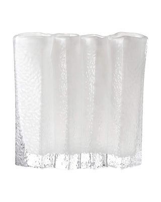 Gewellte Glasvase mit Struktur in hellem Milchglas-Beige, ca. 21 cm, von LATÉLIO