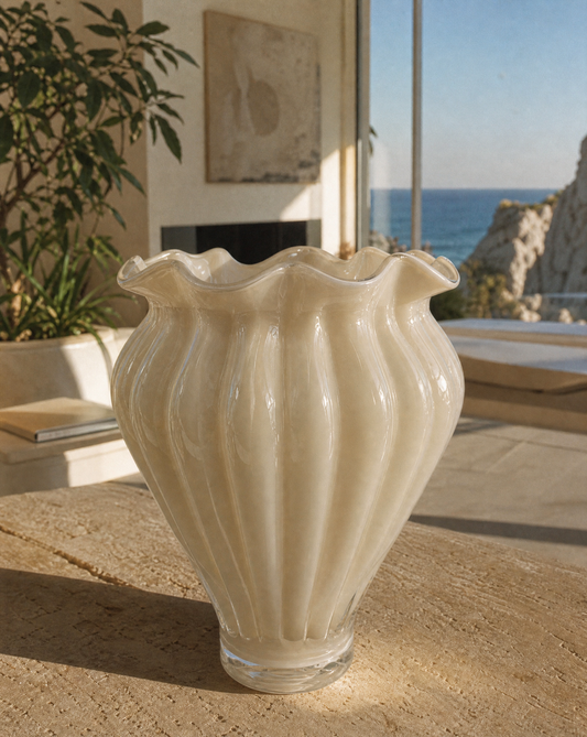 Glasvase Beige Luster — mittlere gerippte Form